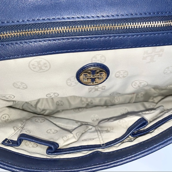 Tory Burch Hannah Shoulder Bag Blue - Picture 13 of 16